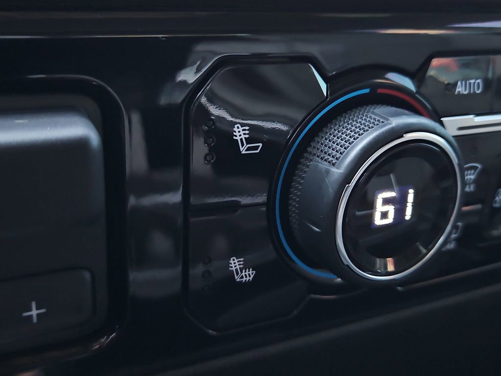 Used 2024 Chevrolet Silverado 3500 LT w/ Convenience Package image 24