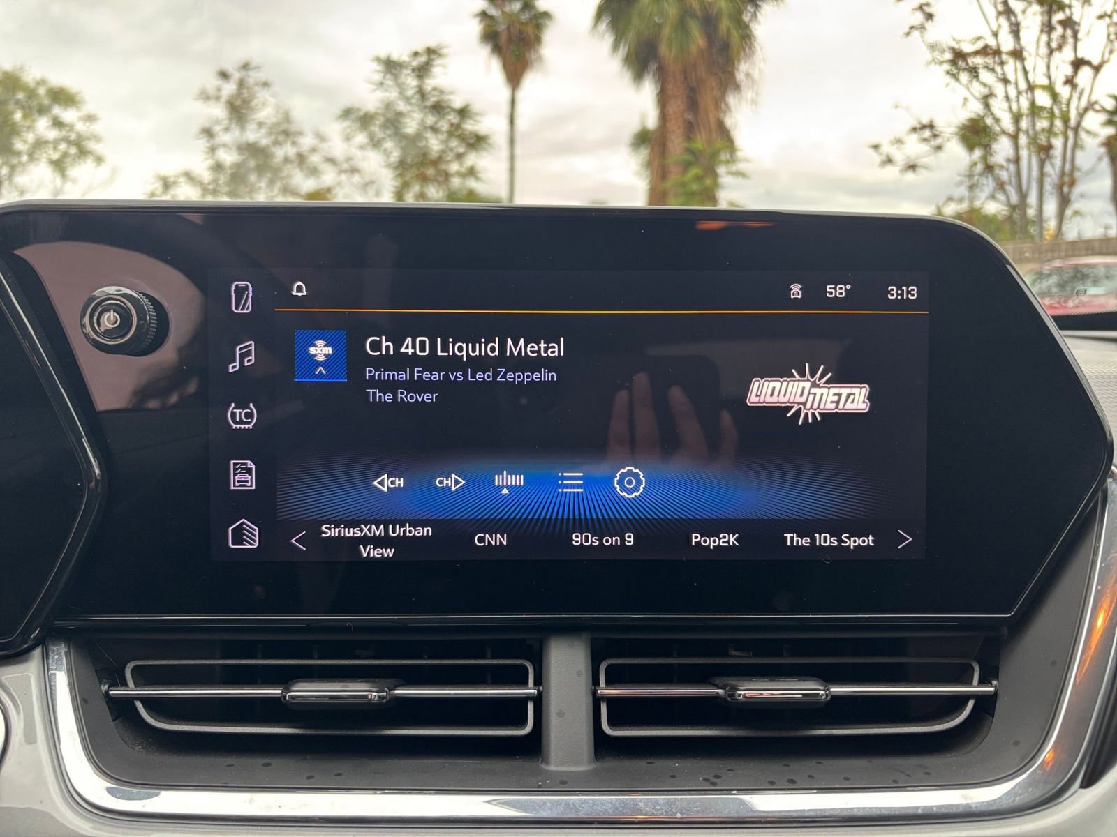 Used 2025 Chevrolet Trax LT w/ LT Convenience Package image 21