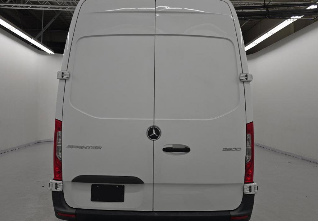 Used 2023 Mercedes-Benz Sprinter 2500 image 10