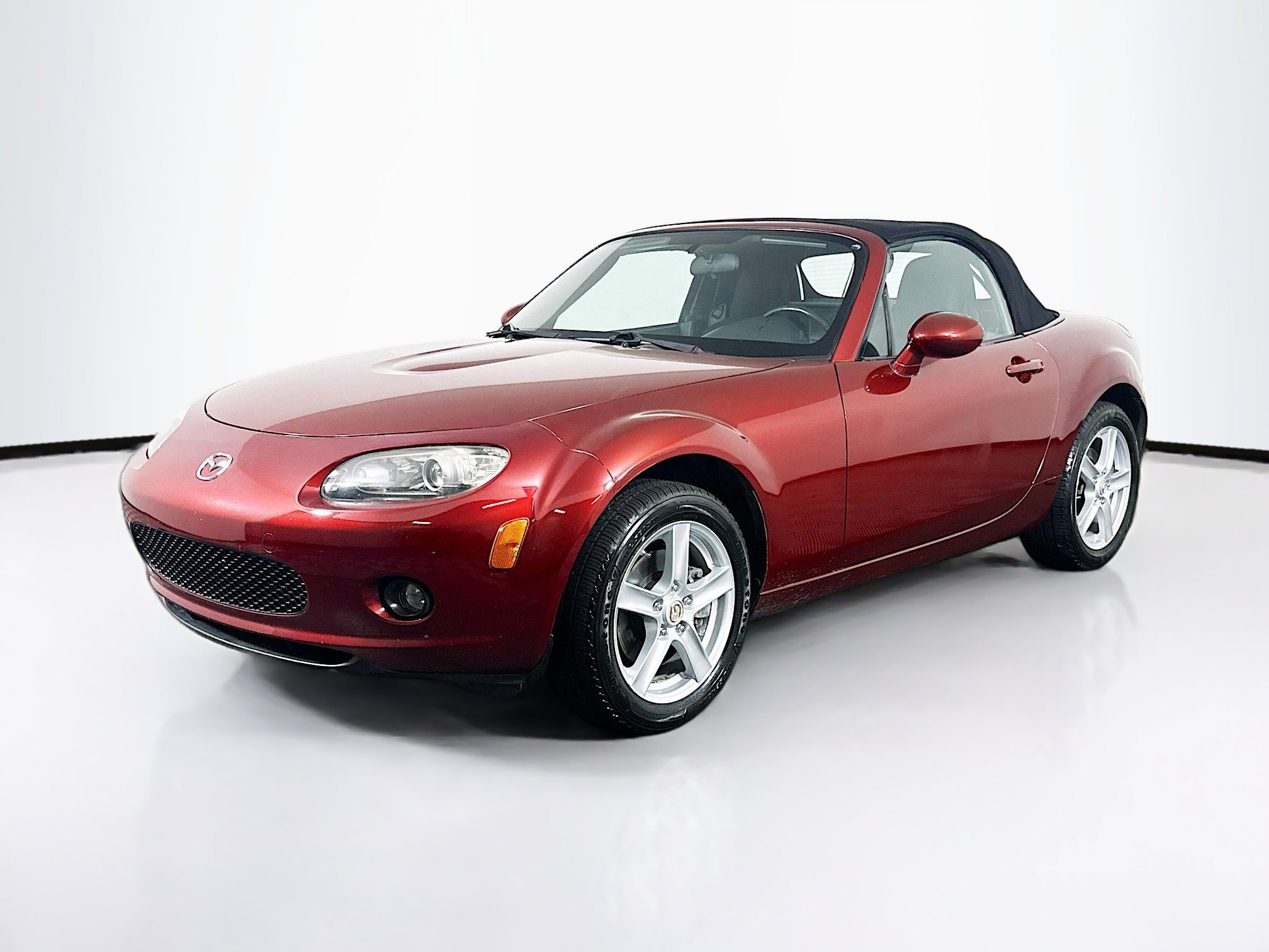 Used 2008 MAZDA MX-5 Miata Sport RWD image 3