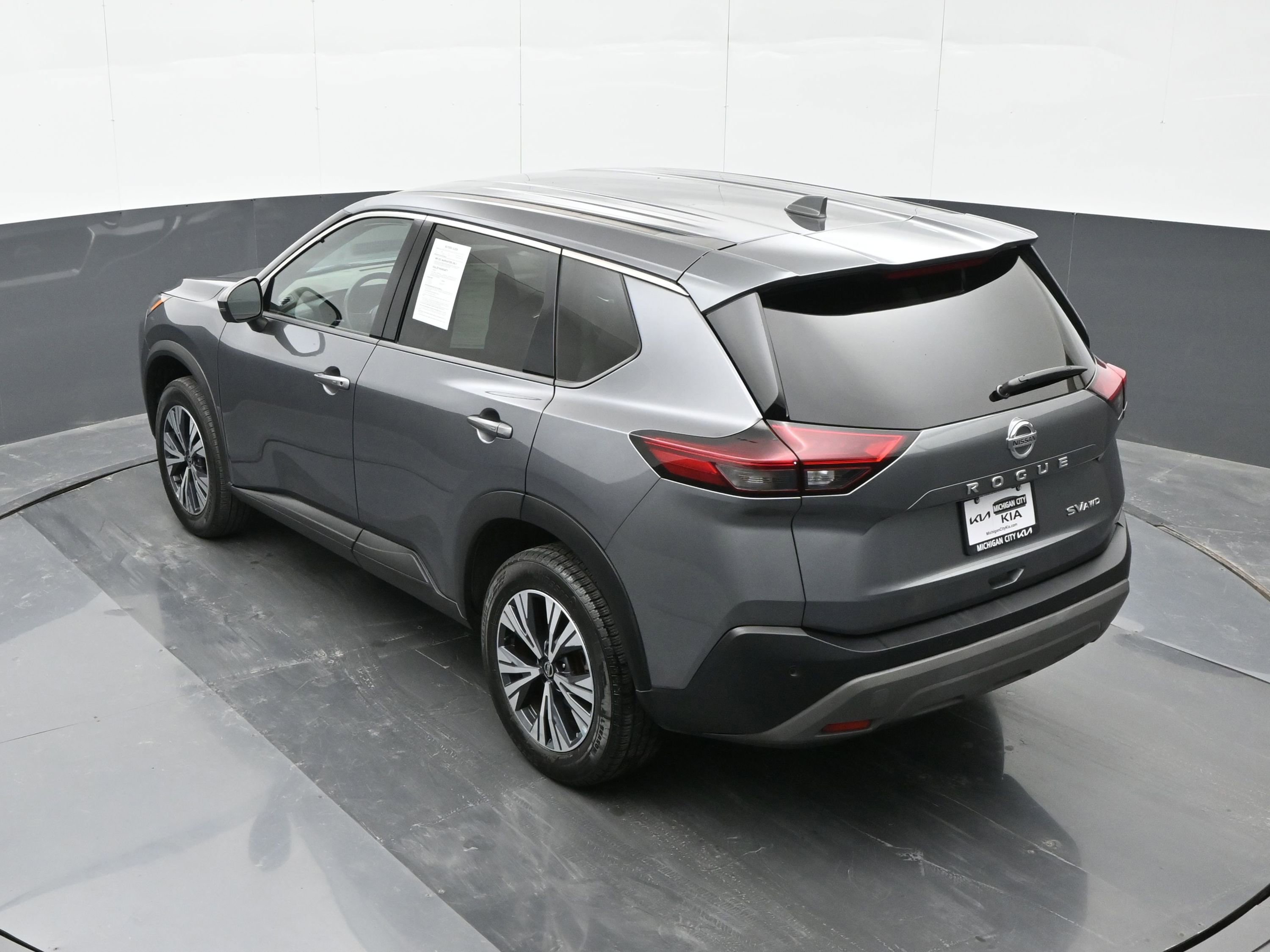 Used 2021 Nissan Rogue SV image 33