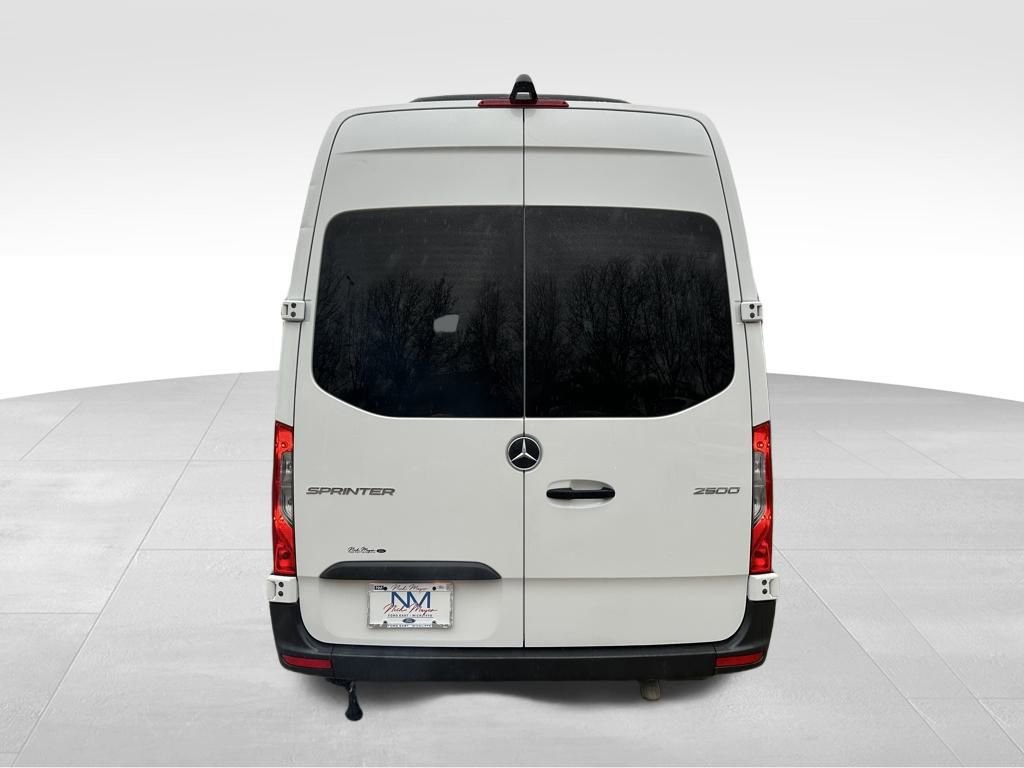 Used 2024 Mercedes-Benz Sprinter 2500 image 6