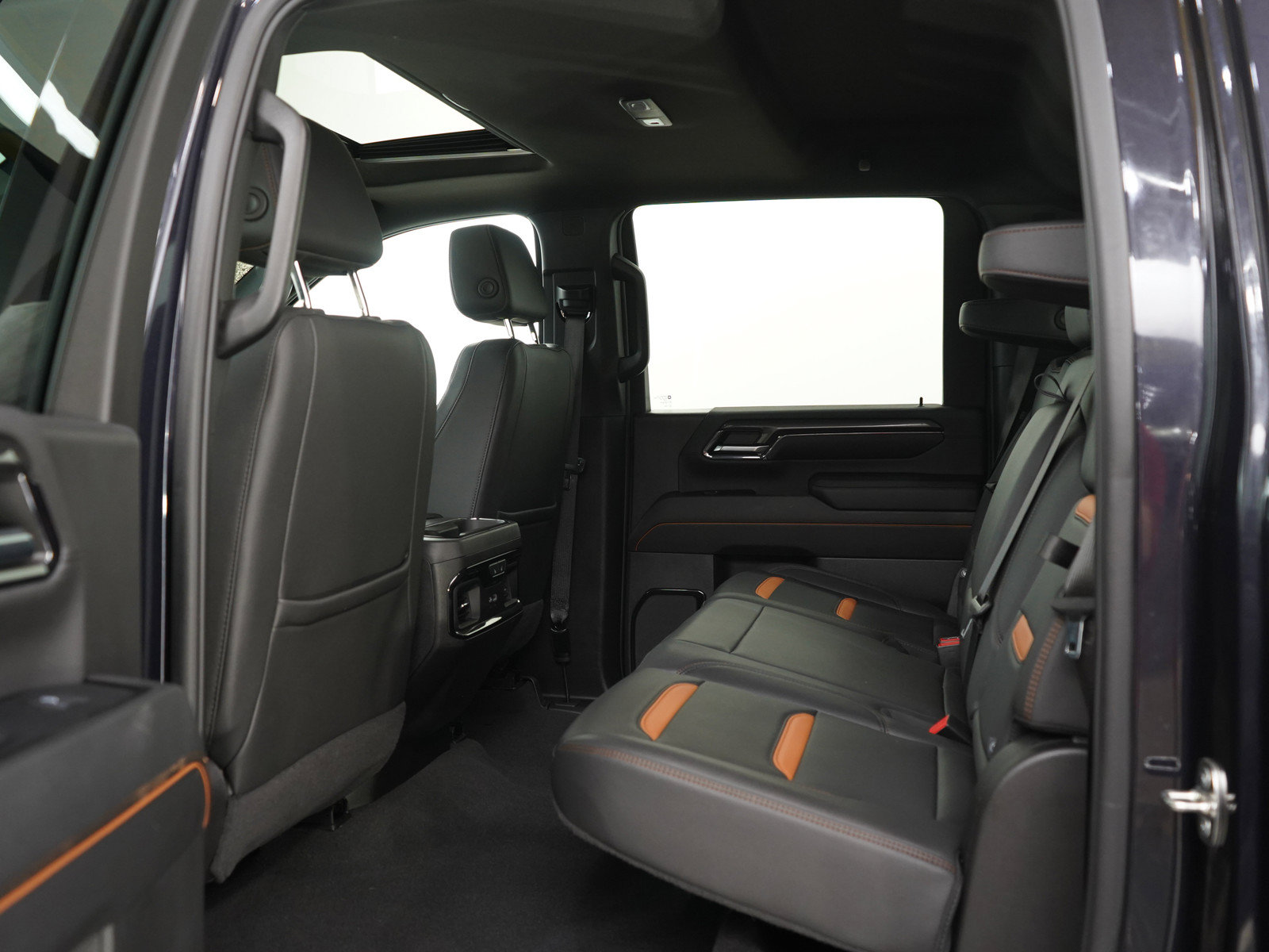 Used 2024 GMC Sierra 3500 AT4 w/ AT4 Premium Plus Package AWD/4WD image 16