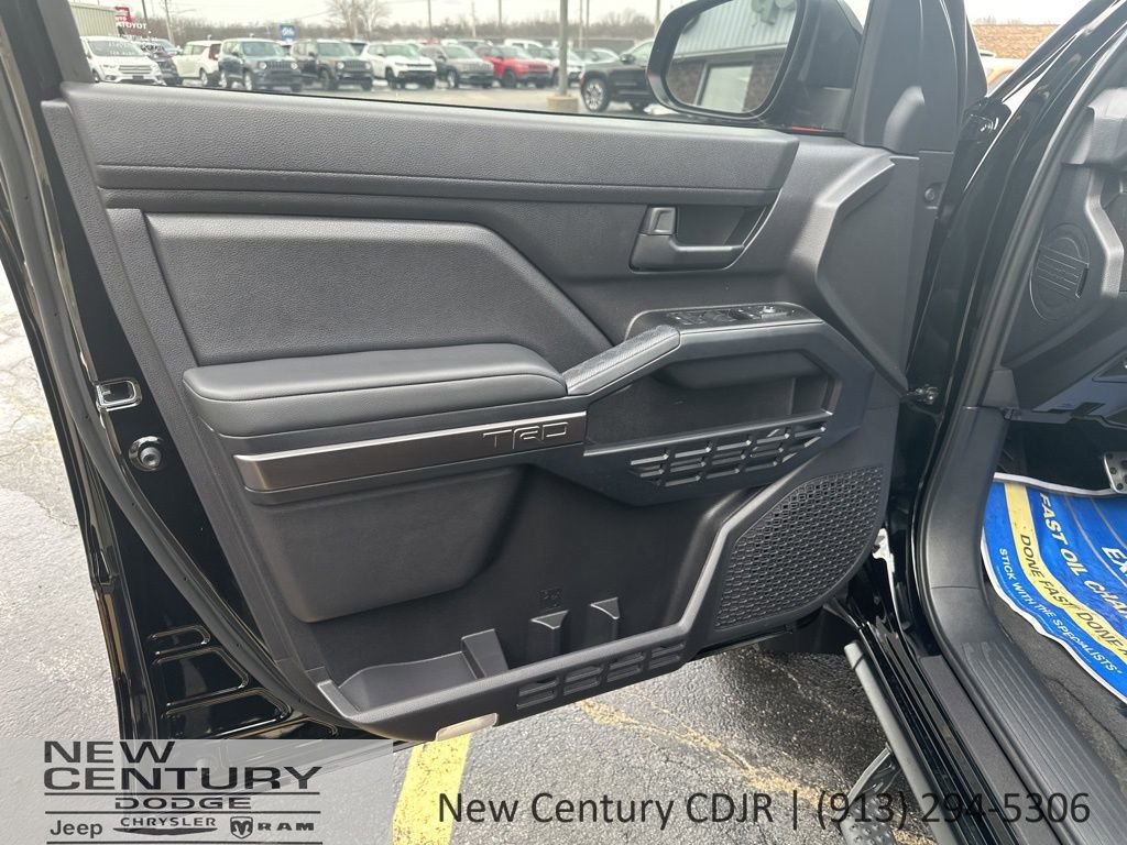 Used 2025 Toyota 4Runner TRD Sport AWD/4WD image 8