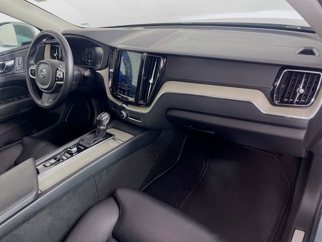 Used 2018 Volvo XC60 T6 Inscription w/ Convenience Package image 32