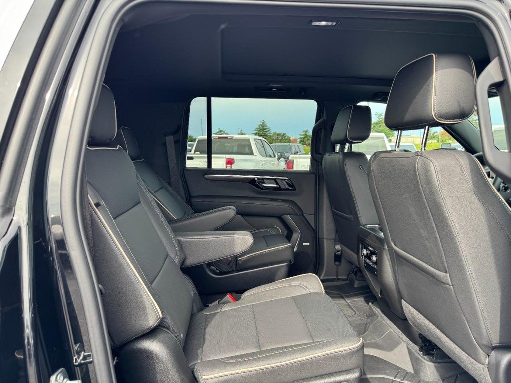 Certified 2026 Chevrolet Suburban Premier w/ Sun And Tow Package AWD/4WD image 10