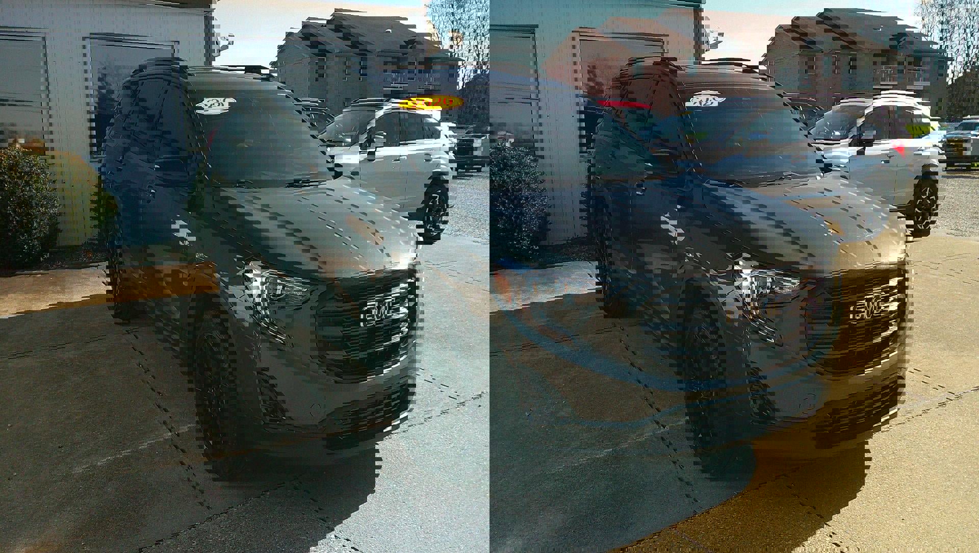 Used 2020 GMC Terrain SLT w/ Preferred Package image 1