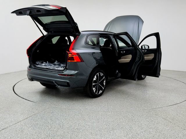 New 2026 Volvo XC60 B5 Plus w/ Climate Package image 11