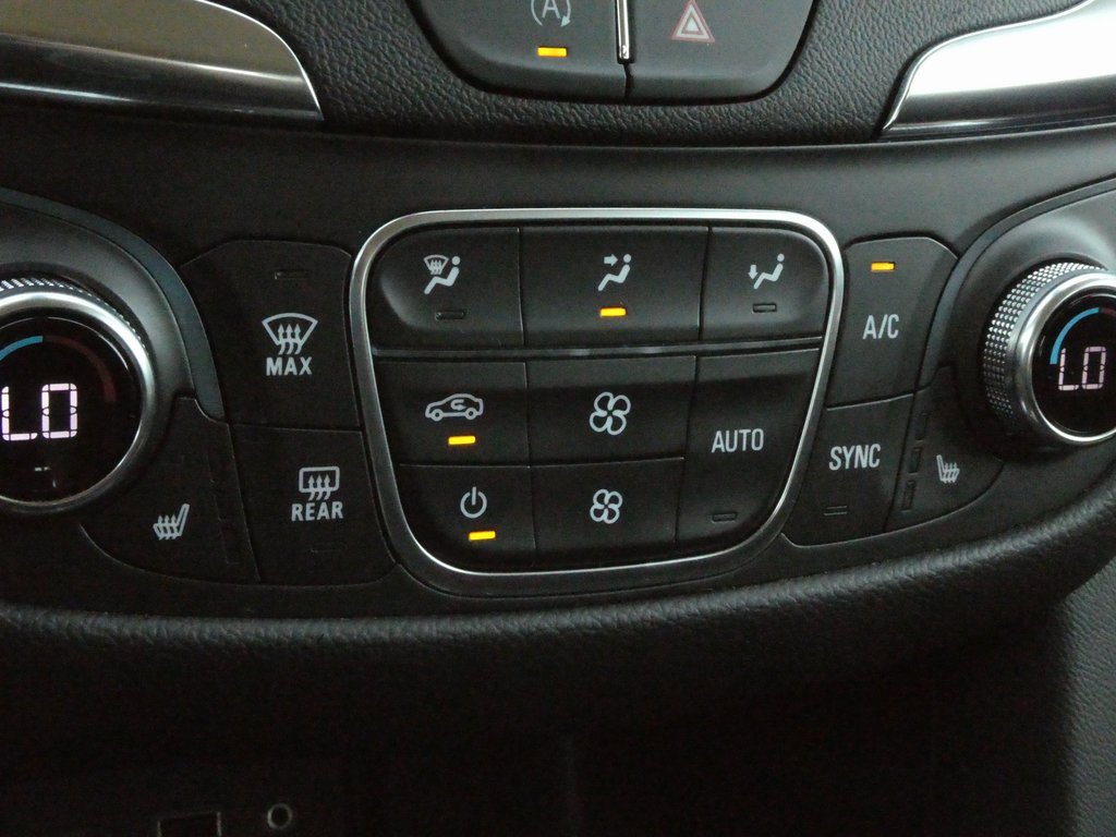 Used 2024 Chevrolet Equinox LT image 14