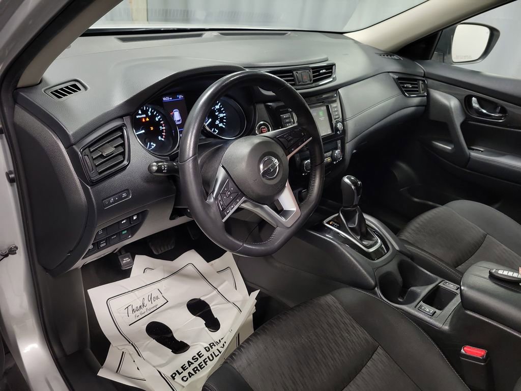 Used 2018 Nissan Rogue SV w/ Premium Package image 14