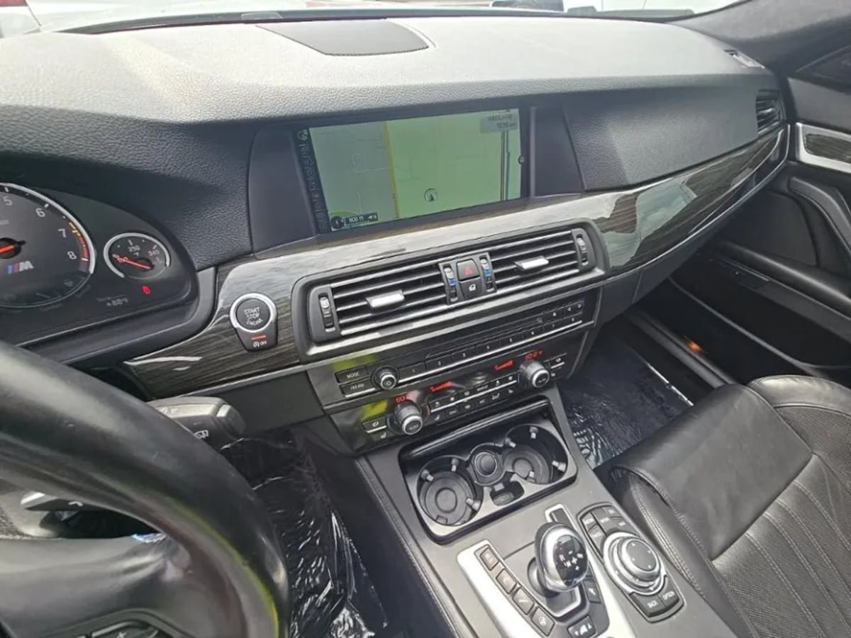 Used 2013 BMW M5 RWD image 9