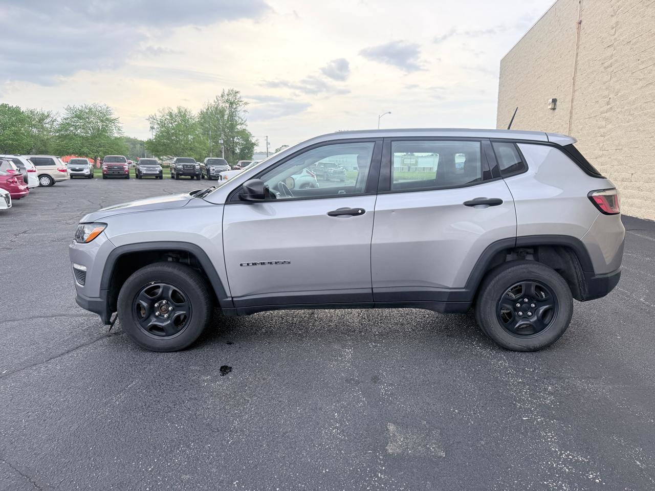 Used 2018 Jeep Compass Sport w/ Cold Weather Group AWD/4WD image 2