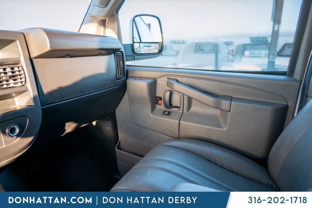 Used 2023 GMC Savana 2500 w/ Driver Convenience Package image 12
