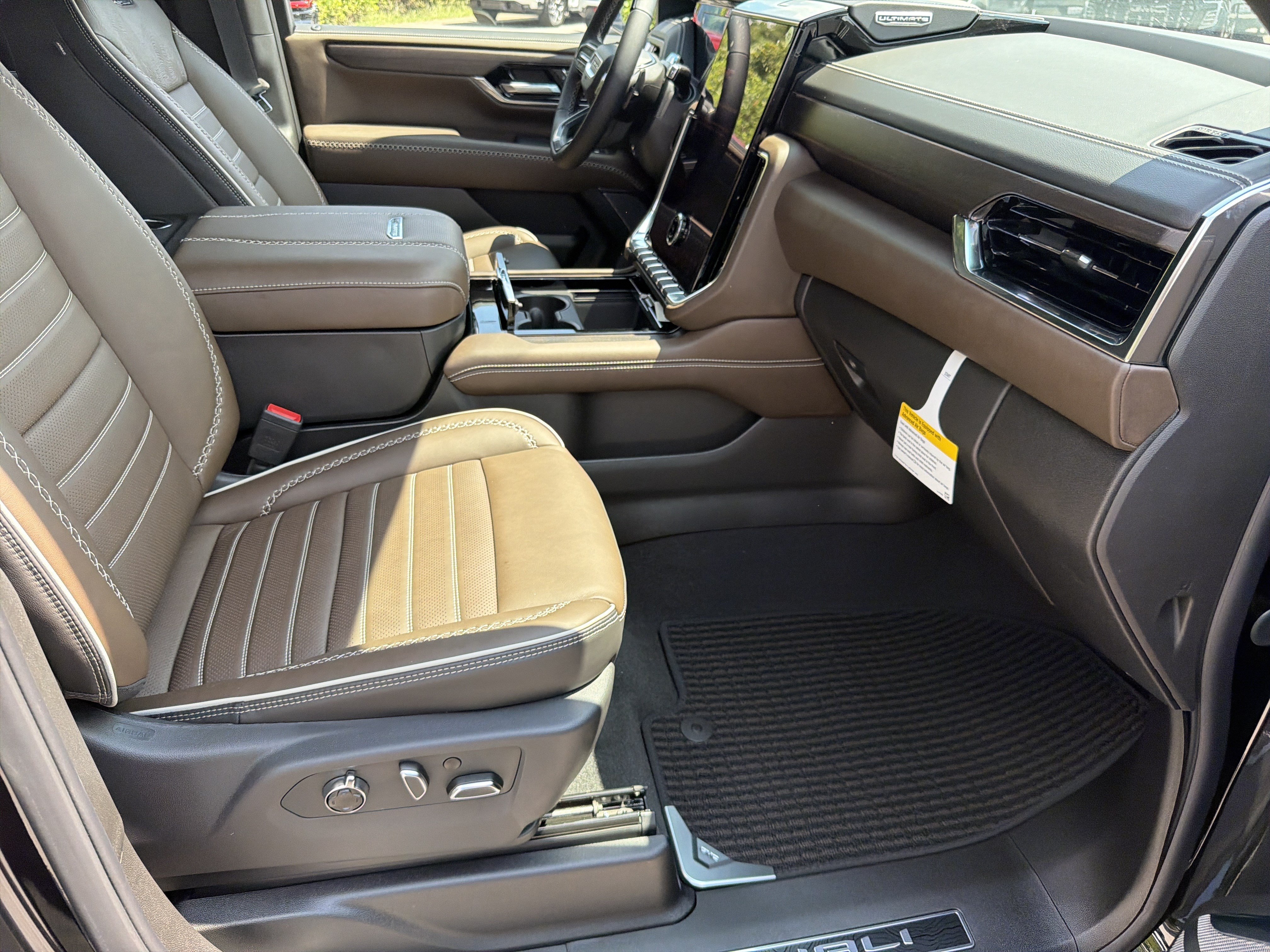 New 2026 GMC Yukon XL Denali Ultimate AWD/4WD image 14