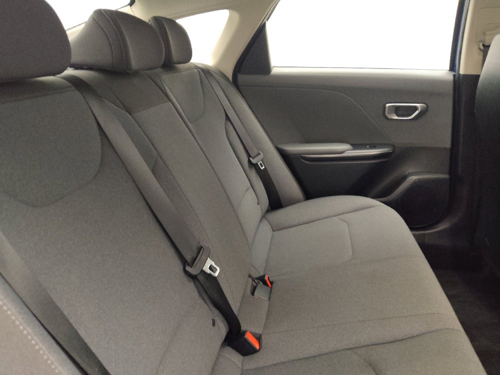 Used 2025 Kia K4 FWD image 19