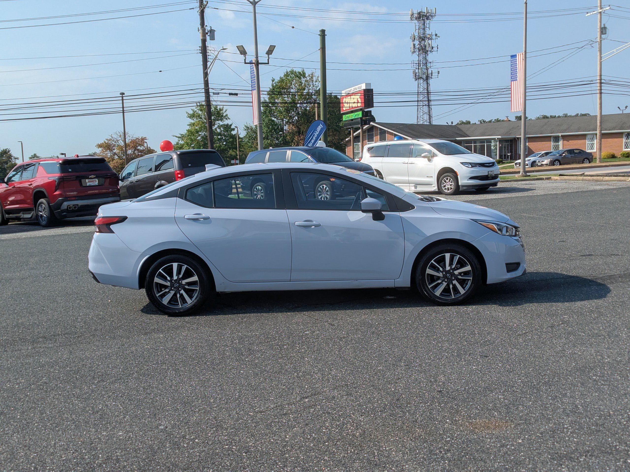 Used 2024 Nissan Versa SV FWD image 10