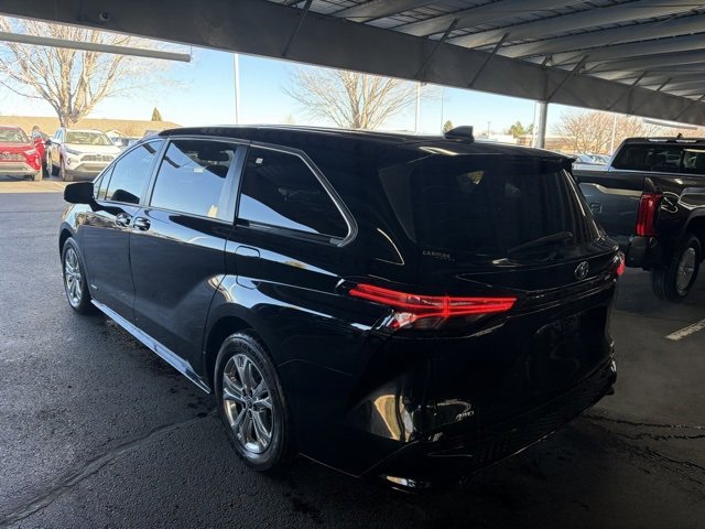 Used 2021 Toyota Sienna XSE image 7