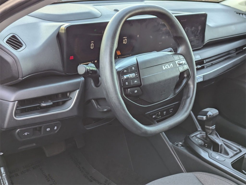 Used 2025 Kia K4 LXS image 14