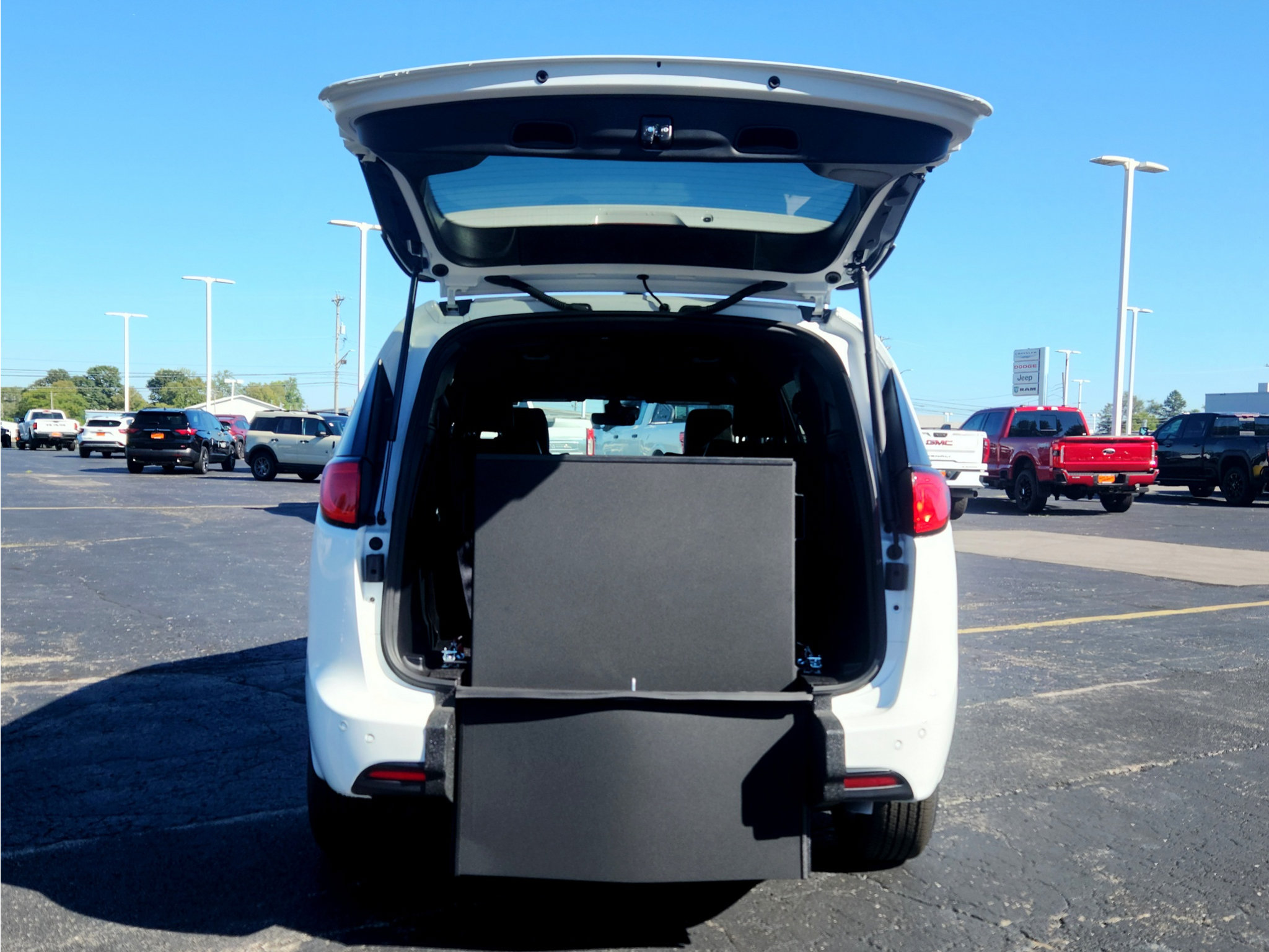 New 2026 Chrysler Voyager LX FWD image 16