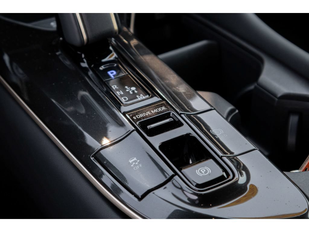 Used 2025 Toyota Crown Platinum AWD/4WD image 24
