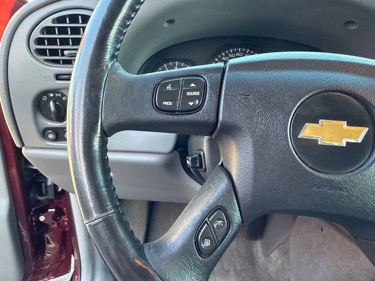 Used 2005 Chevrolet TrailBlazer LT image 29