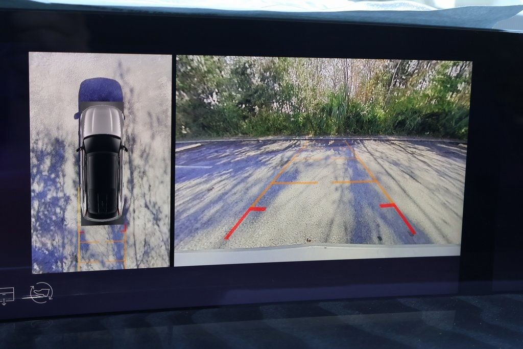 New 2025 Cadillac Escalade IQ Sport 2 w/ LPO, ONYX Package image 31