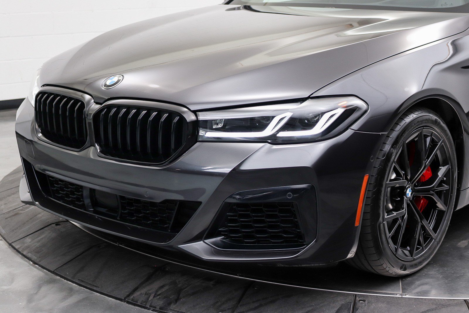 Used 2023 BMW M550i xDrive AWD/4WD image 14