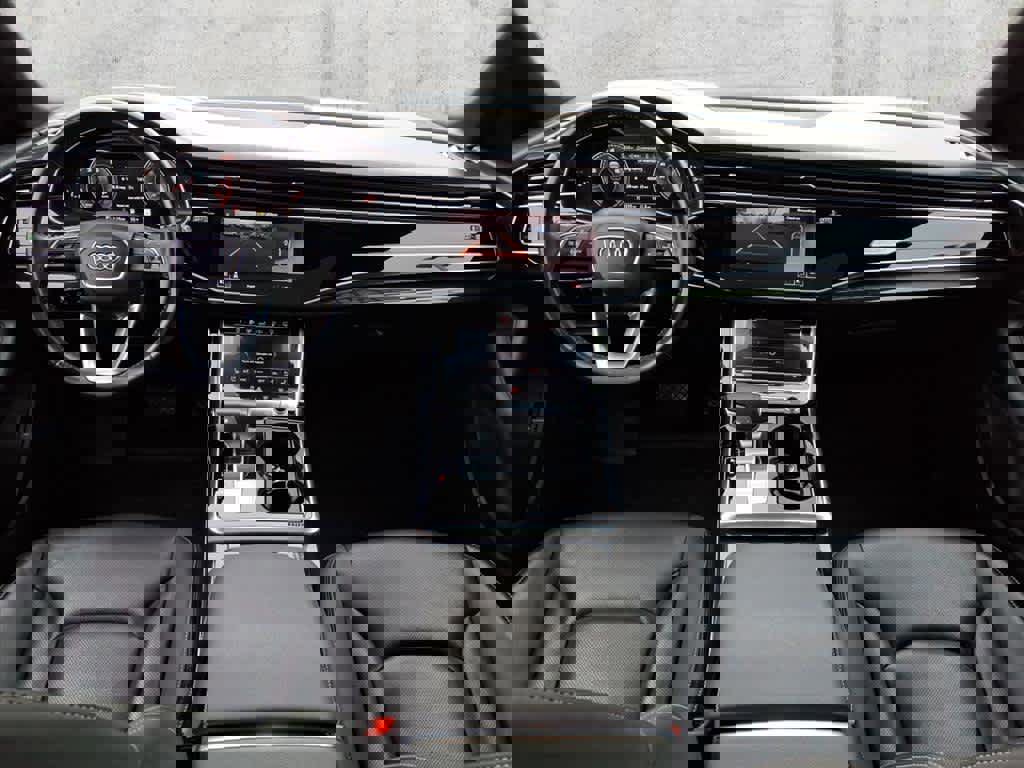 Used 2019 Audi Q8 Prestige w/ Year 1 Package image 7