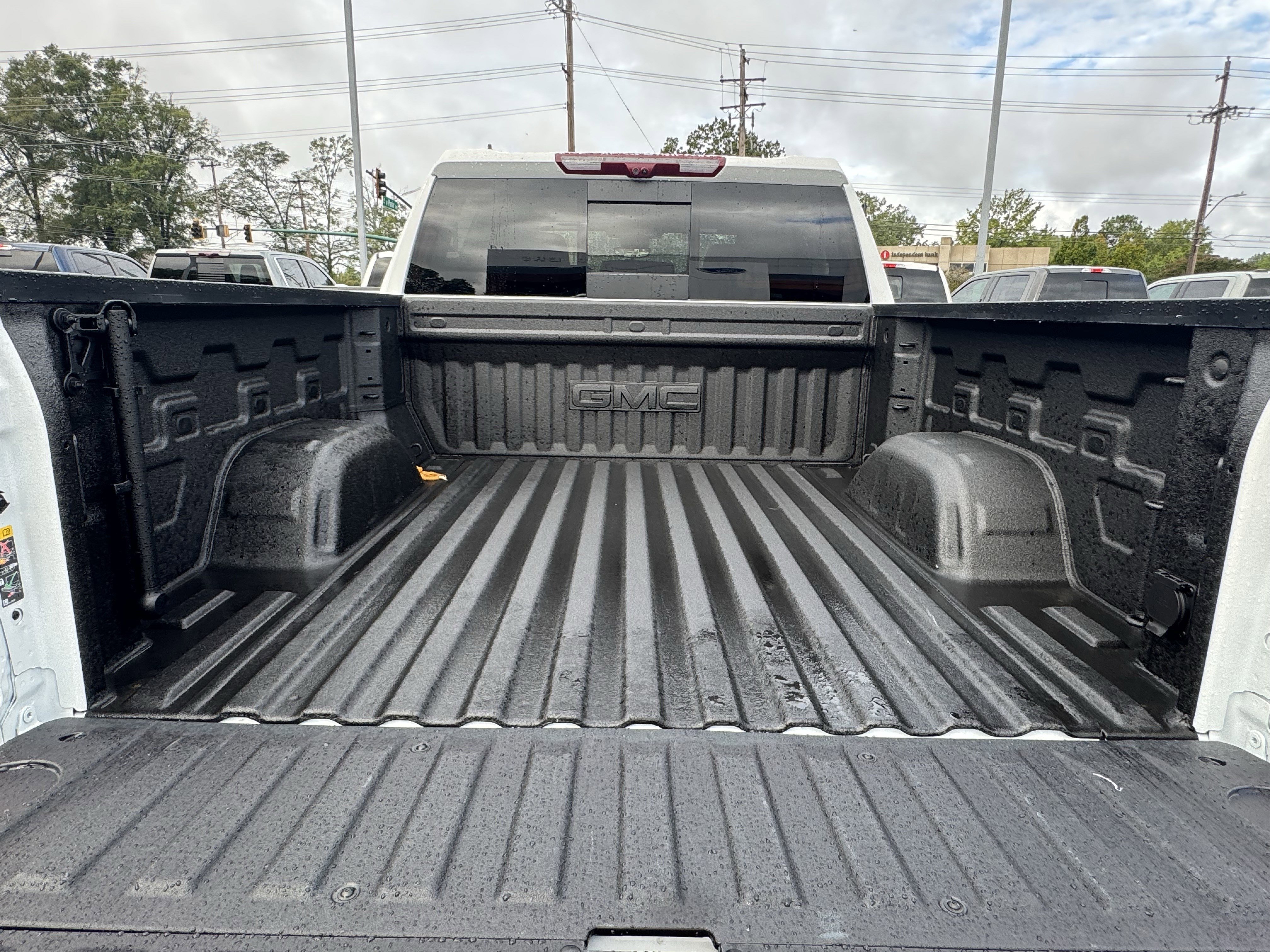 Used 2025 GMC Sierra 1500 AT4 w/ AT4 Premium Package image 13