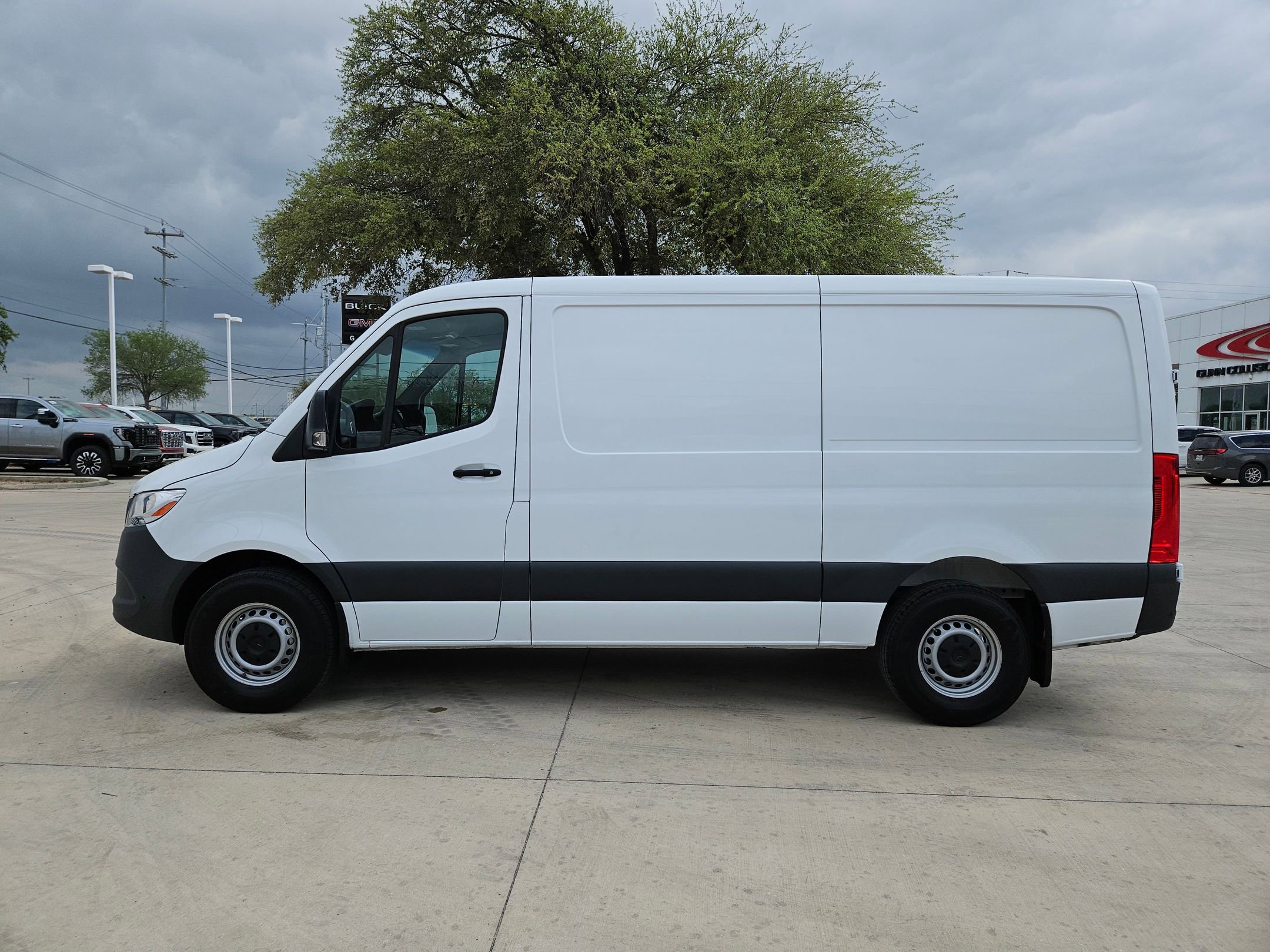 Used 2025 Mercedes-Benz Sprinter 2500 image 6