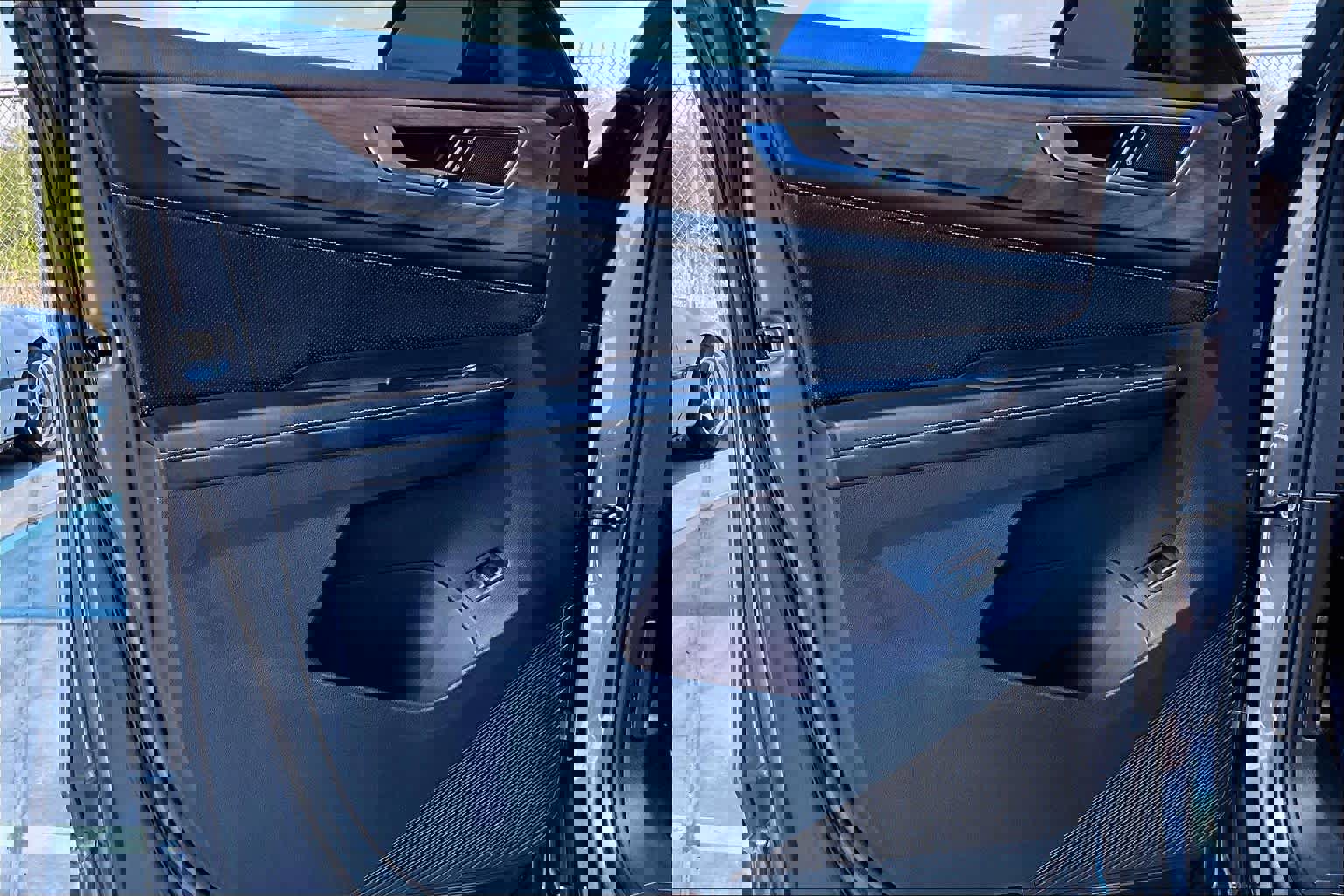 Used 2024 Volkswagen Atlas SE image 22