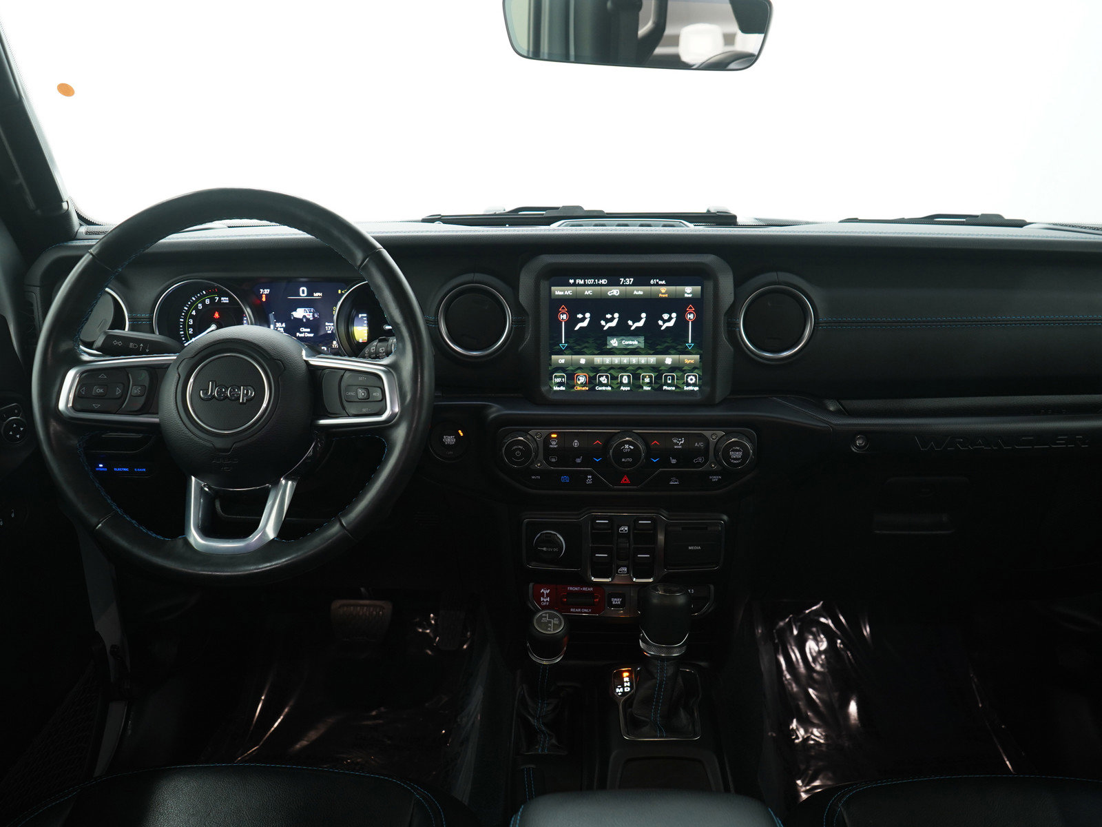 Used 2022 Jeep Wrangler Unlimited Rubicon 4xe w/ Cold Weather Group image 15