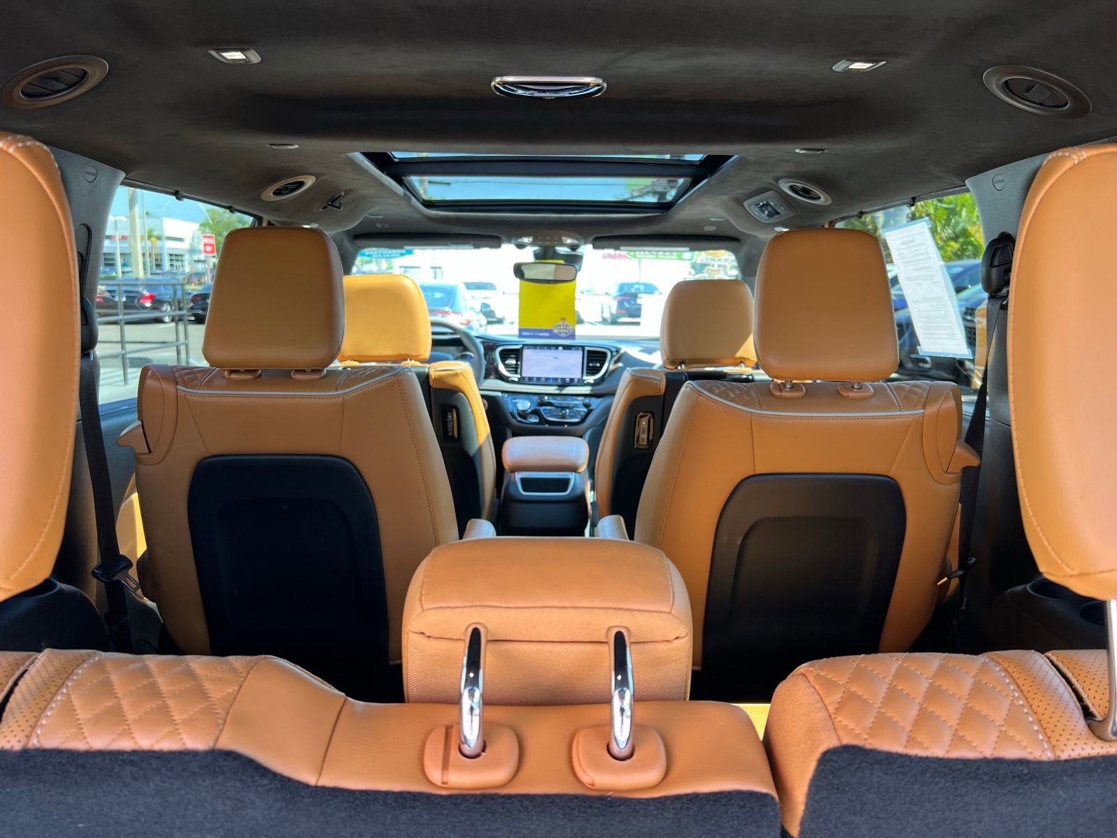 Used 2023 Chrysler Pacifica Pinnacle FWD image 21