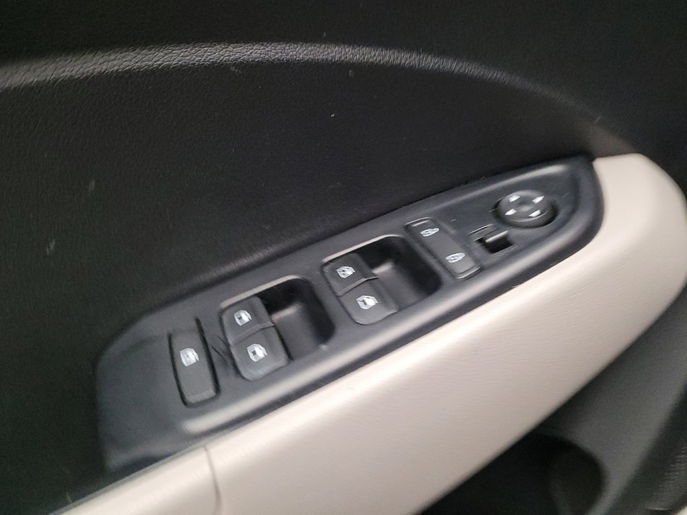Used 2021 Hyundai Venue SEL w/ Premium Package FWD image 27