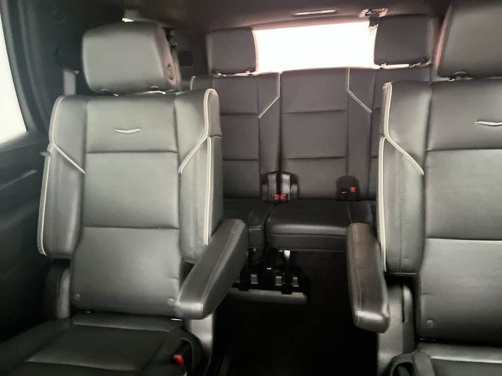 Used 2023 Cadillac Escalade Premium Luxury AWD/4WD image 12