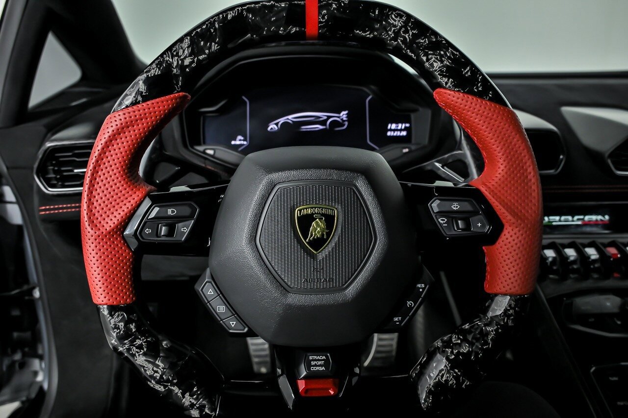 Used 2018 Lamborghini Huracan Performante AWD/4WD image 35