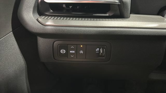 New 2027 Chevrolet Traverse LT w/ Midnight/Sport Edition FWD image 12