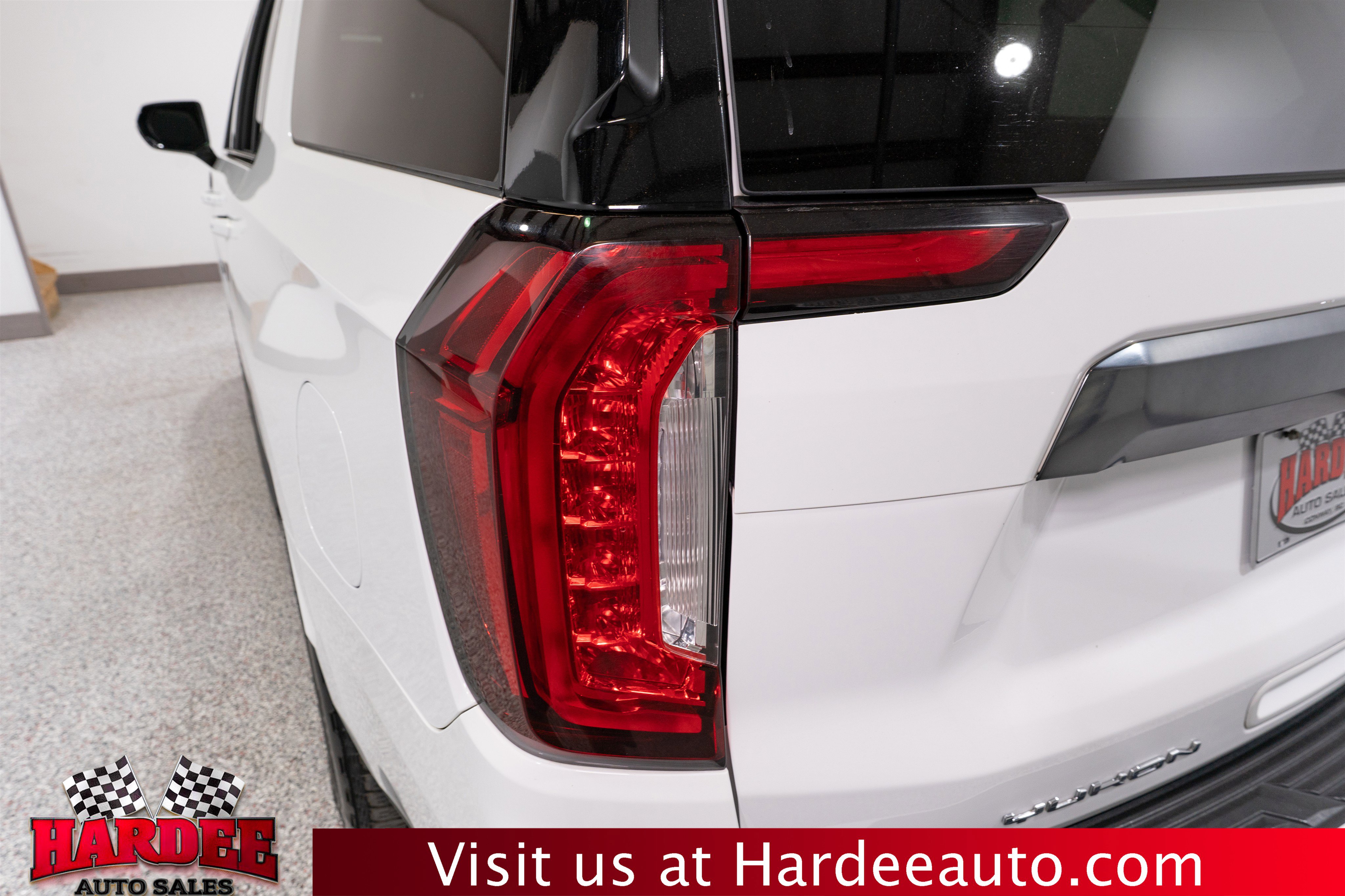 Used 2022 GMC Yukon XL AT4 w/ Max Trailering Package AWD/4WD image 9