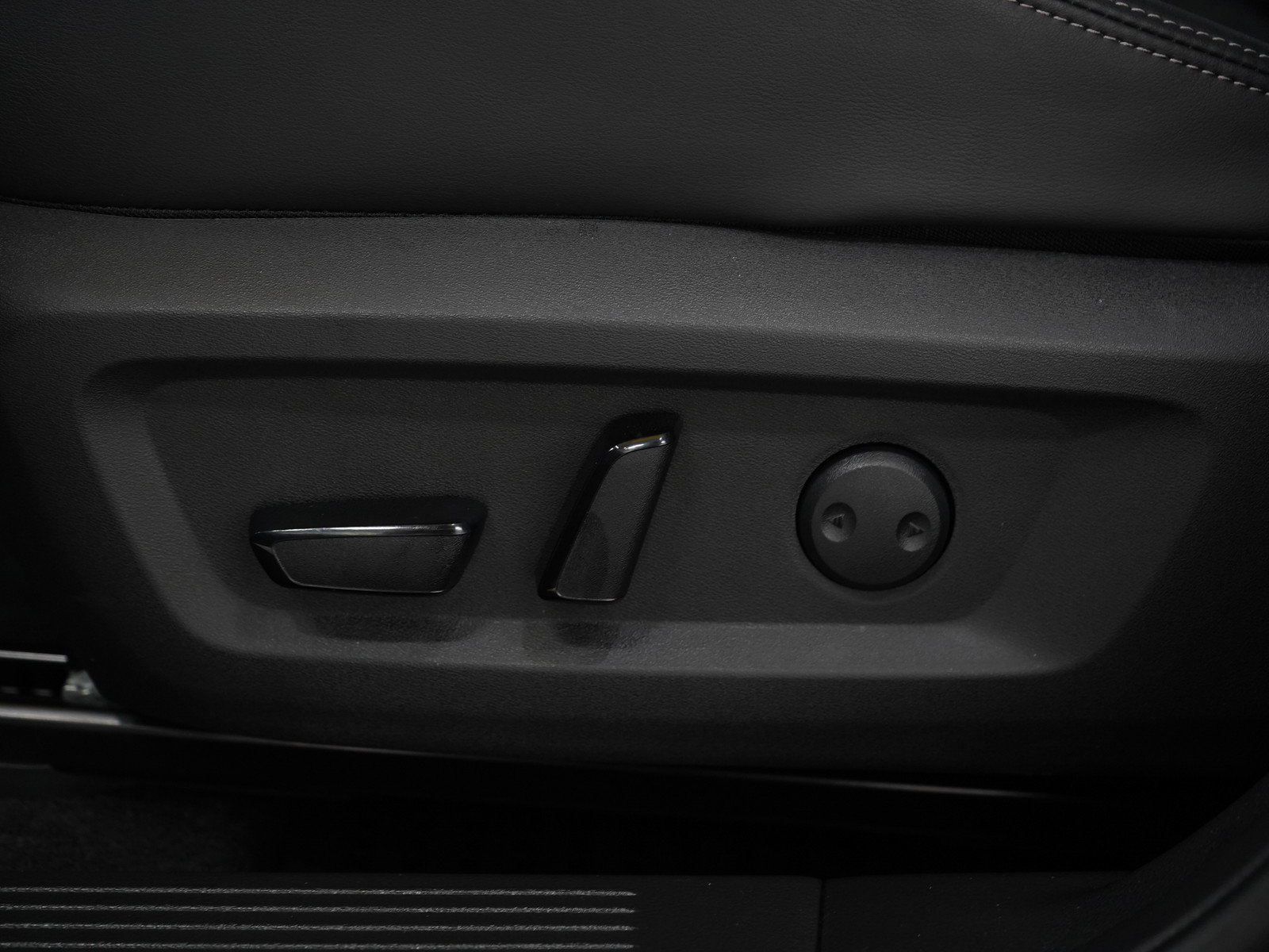 Used 2026 Nissan Rogue Platinum w/ Platinum Premium Package image 29