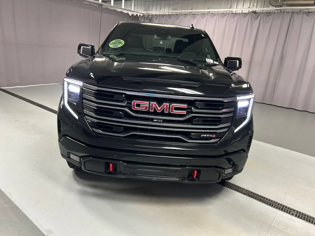 Used 2025 GMC Sierra 1500 AT4 AWD/4WD image 2