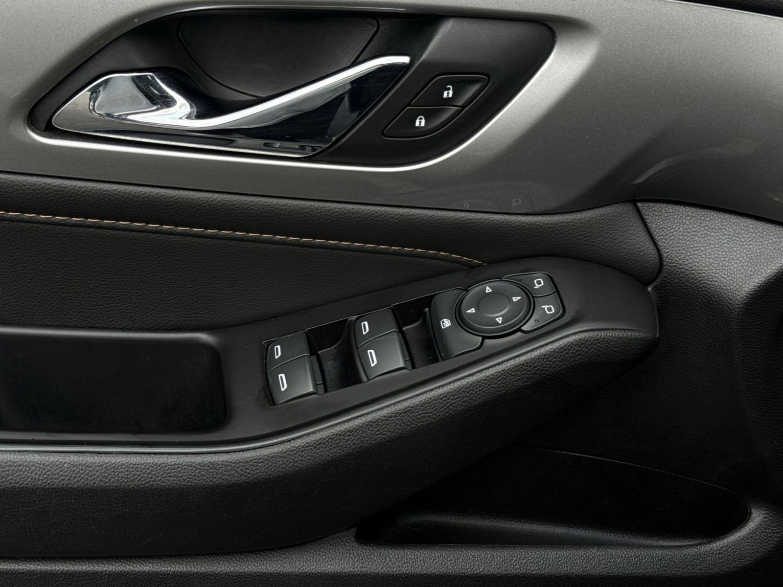 Used 2019 Chevrolet Traverse LS FWD image 15