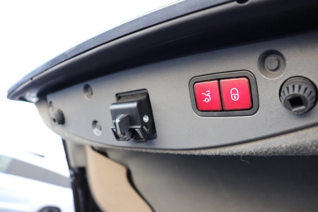 Used 2008 Mercedes-Benz SL 55 AMG image 34