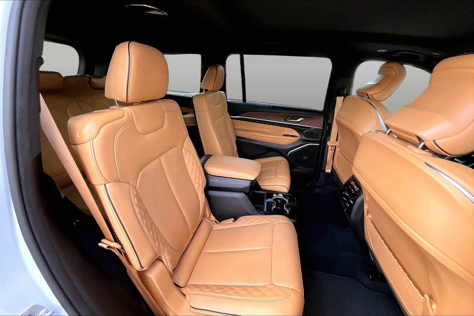 Used 2024 Jeep Grand Cherokee L Summit w/ Advanced Protech Group IV AWD/4WD image 20
