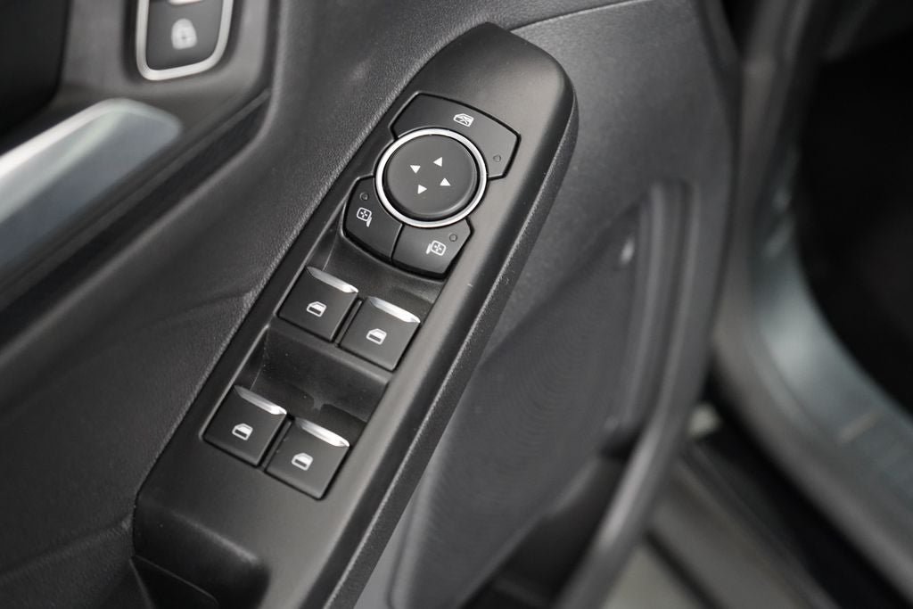 Used 2025 Ford Escape ST-Line AWD/4WD image 18