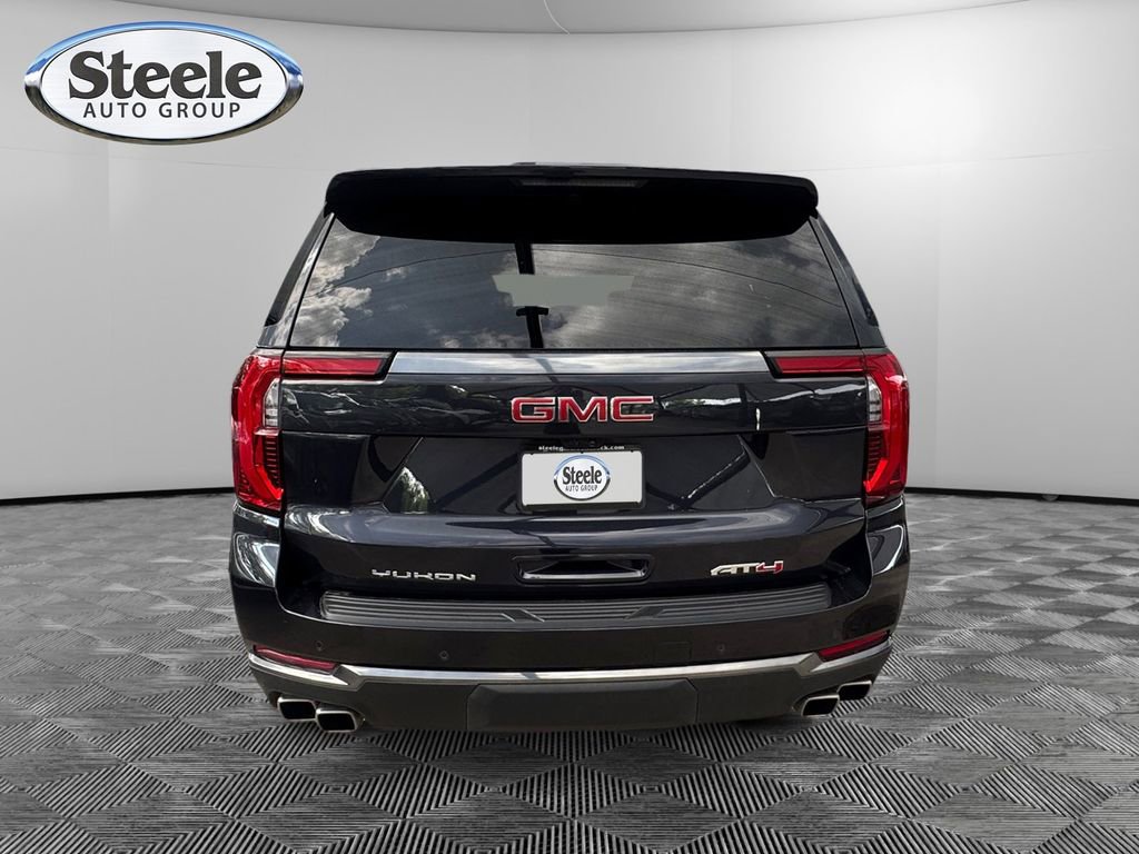 Used 2025 GMC Yukon XL AT4 w/ AT4 Premium Plus Package AWD/4WD image 4
