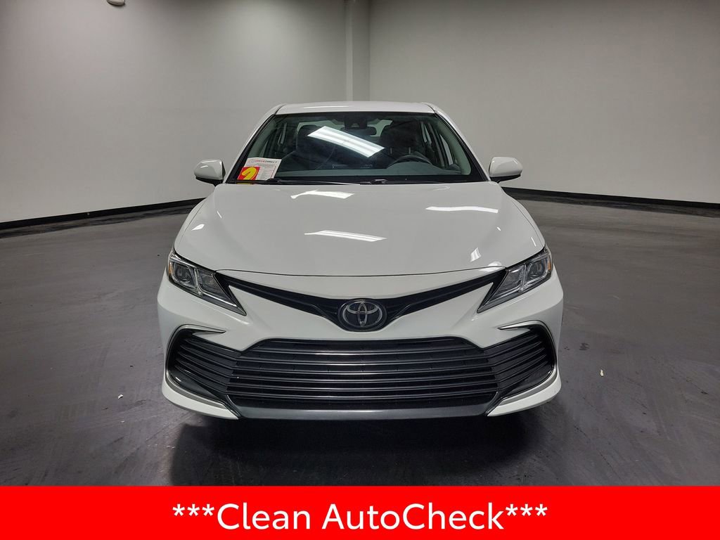 Used 2022 Toyota Camry LE FWD image 3