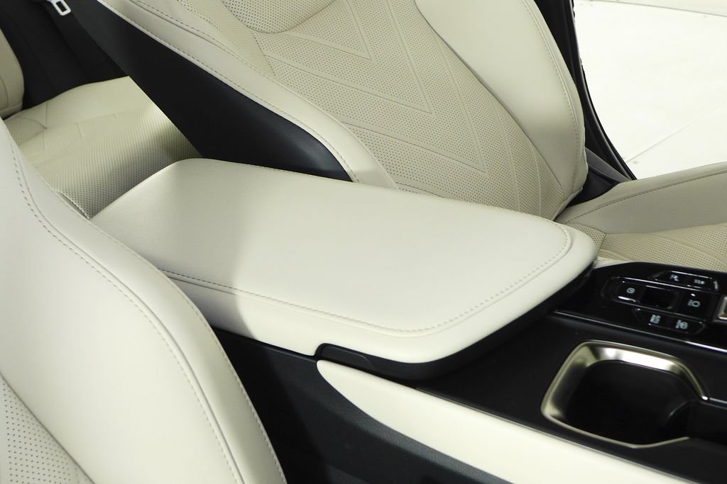 Used 2025 Lexus NX 450h+ AWD w/ Accessory Package (Z1) image 18