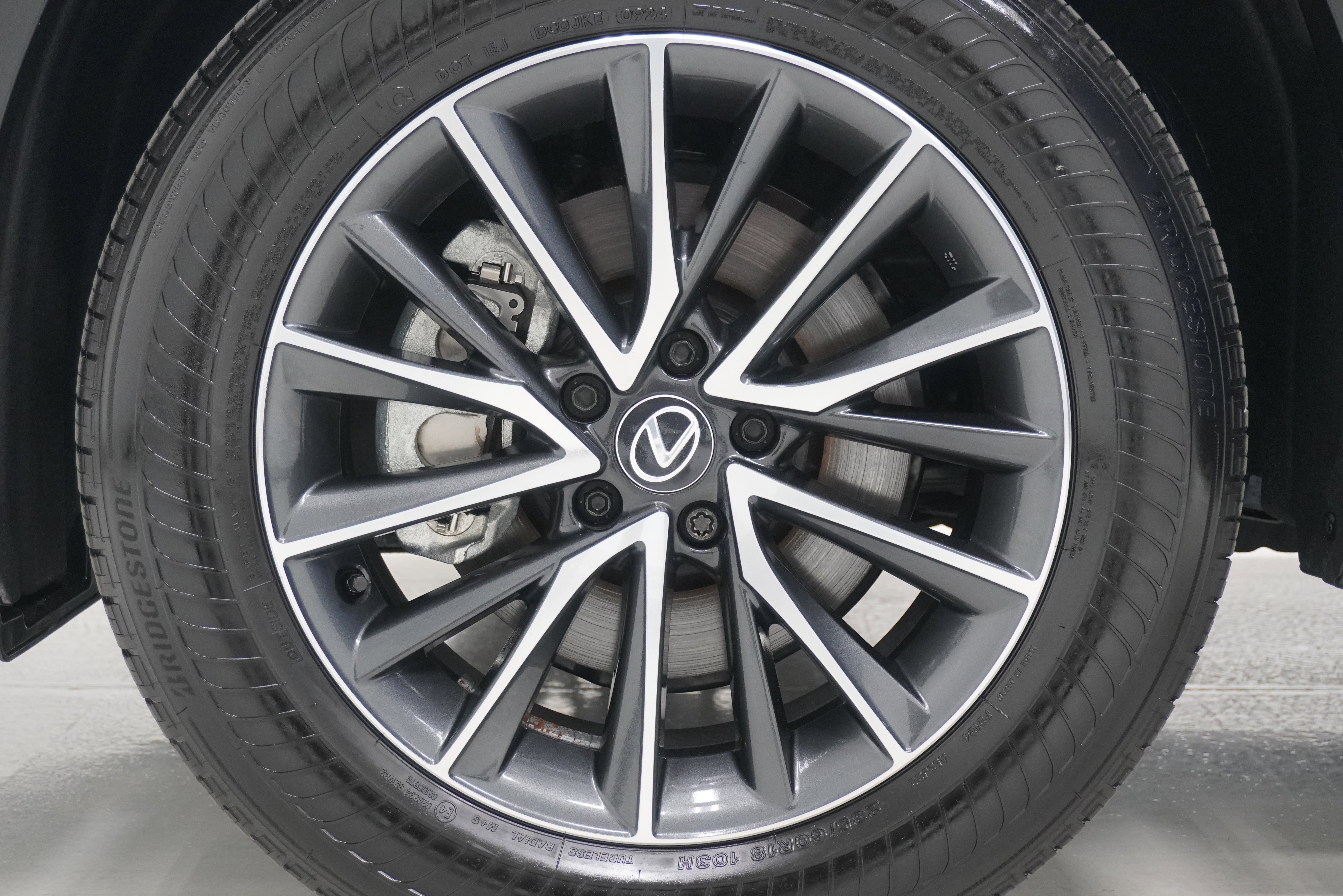 Used 2025 Lexus NX 250 FWD w/ Towing Package (2000 Lbs) image 27