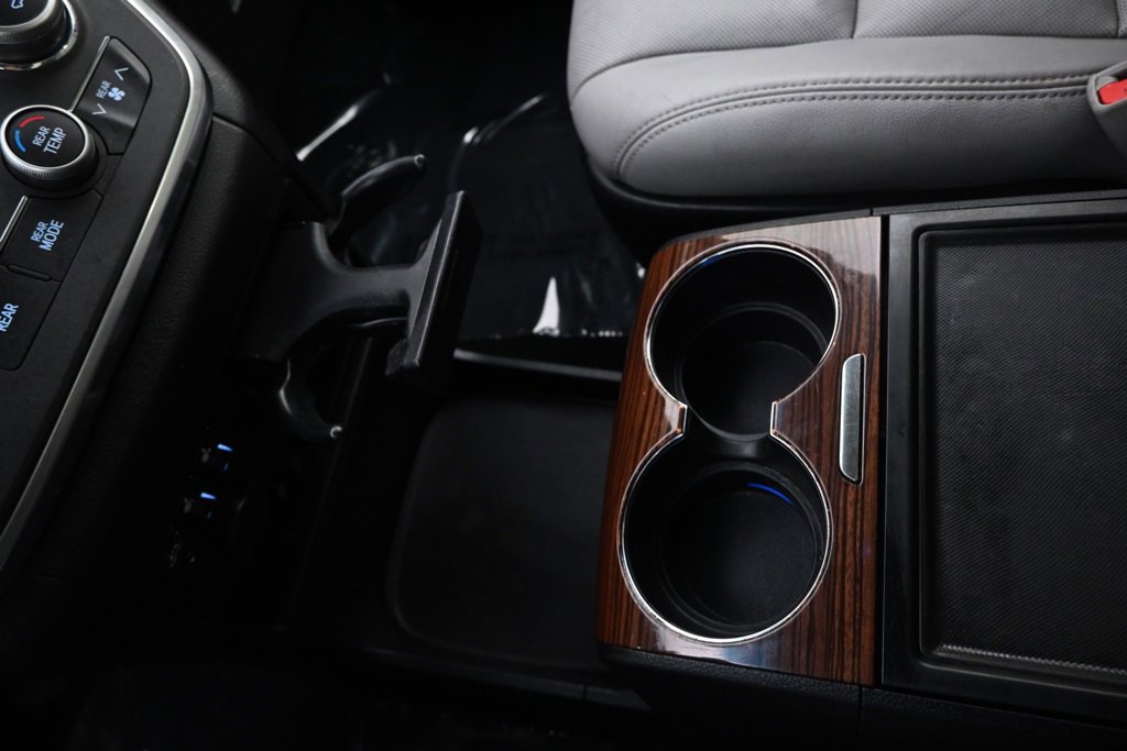 Used 2017 Toyota Sienna Limited Premium image 32