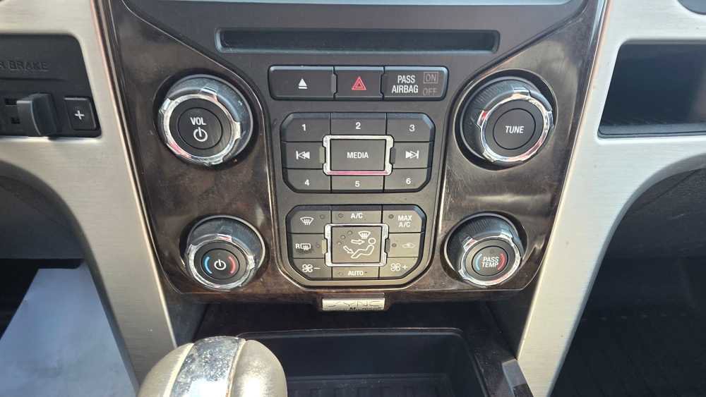 Used 2014 Ford F150 Platinum image 16